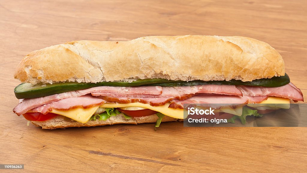 sandwich baguette longues - Photo de Charcuterie-traiteur libre de droits