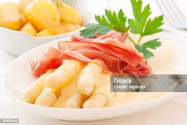 Photo libre de droit de Asperges Avec Du Jambon banque d'images et plus d'images libres de droit de Asperge - Asperge, Blanc, Aliment en portion