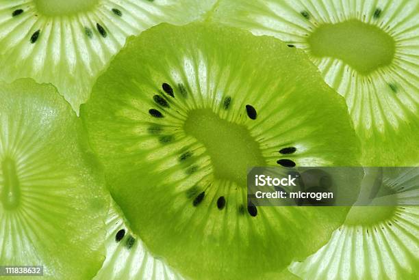 Kiwi Fondo De Frutas Frescas Foto de stock y más banco de imágenes de Antioxidante - Antioxidante, Color - Tipo de imagen, Comida sana