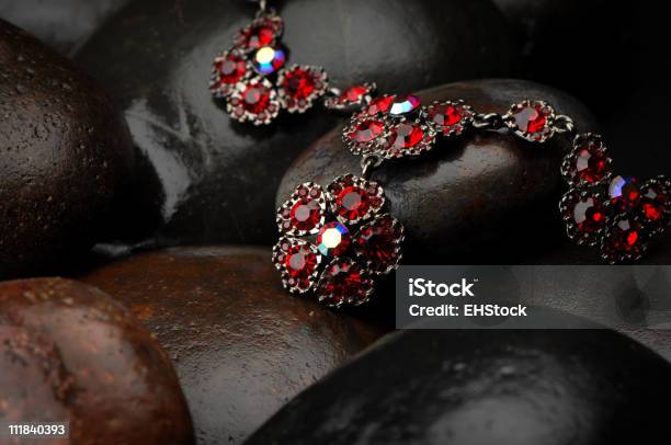 루비 네클리스 젖은 Stones 루비에 대한 스톡 사진 및 기타 이미지 - 루비, 보석-개인 장식품, 목걸이