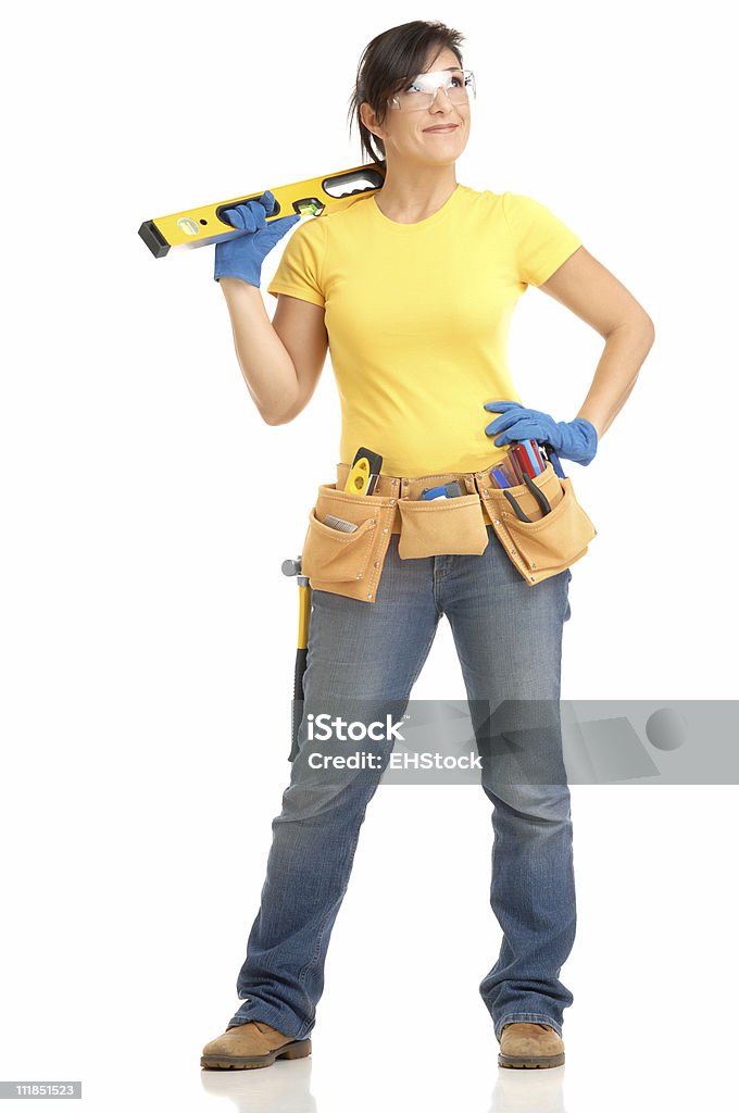 Mulher Carpenter Trabalhador de Construção Toolbelt nível óculos protetores no branco - Foto de stock de Carpinteiro royalty-free