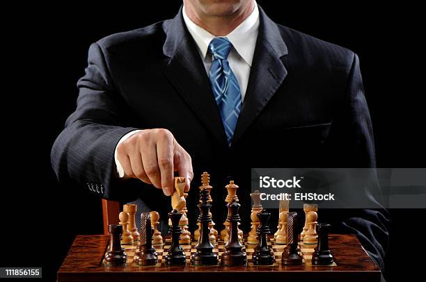 Mann Übungen White Knight Schachfigur Stockfoto und mehr Bilder von Schach - Schach, Anzug, Brettspiel