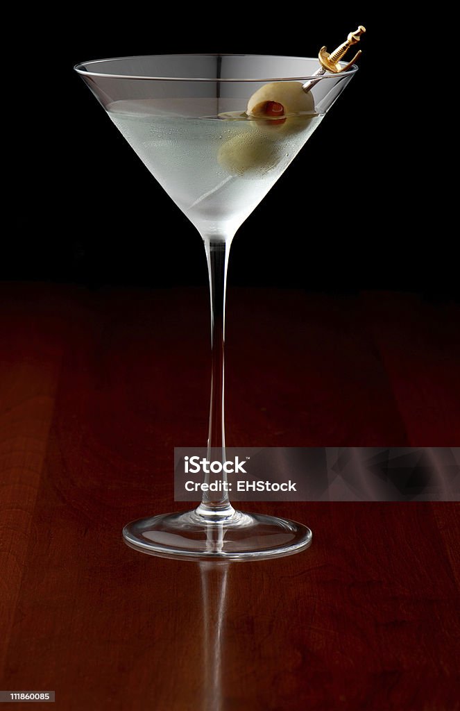Грязный мартини с оливками - Стоковые фото Dirty Martini роялти-фри