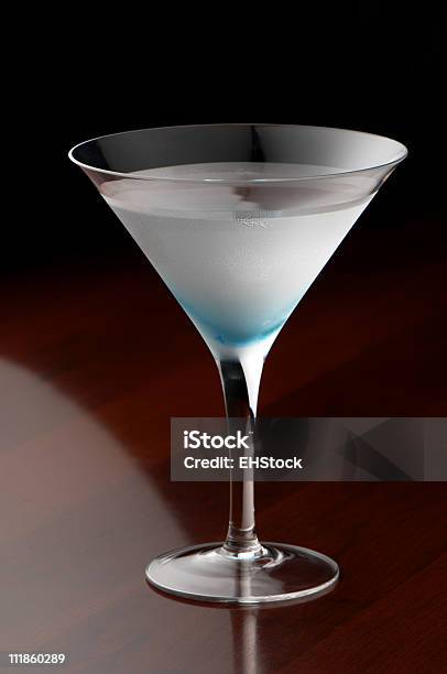 Idealny Martini - zdjęcia stockowe i więcej obrazów Alkohol - napój - Alkohol - napój, Bez ludzi, Dirty Martini