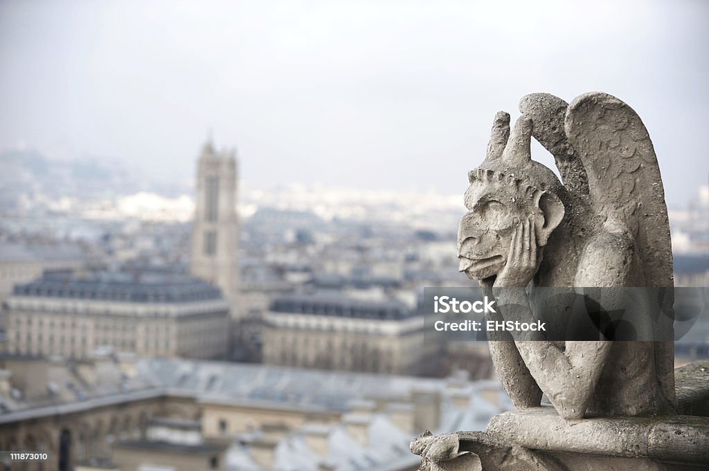 Chimère ou Gargouille Cathédrale Notre-Dame de Paris, France - Photo de Gargouille libre de droits