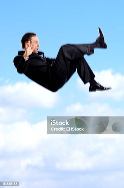 空から落ちているビジネスマン - 1人のストックフォトや画像を多数ご用意 - 1人, ひらめき, よそいきの服