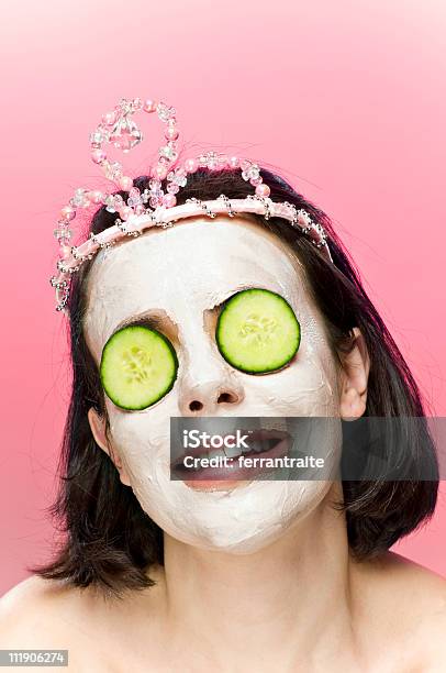 Prom Letto Queen - Fotografie stock e altre immagini di Maschera per il viso - Maschera per il viso, Cetriolo, Donne giovani