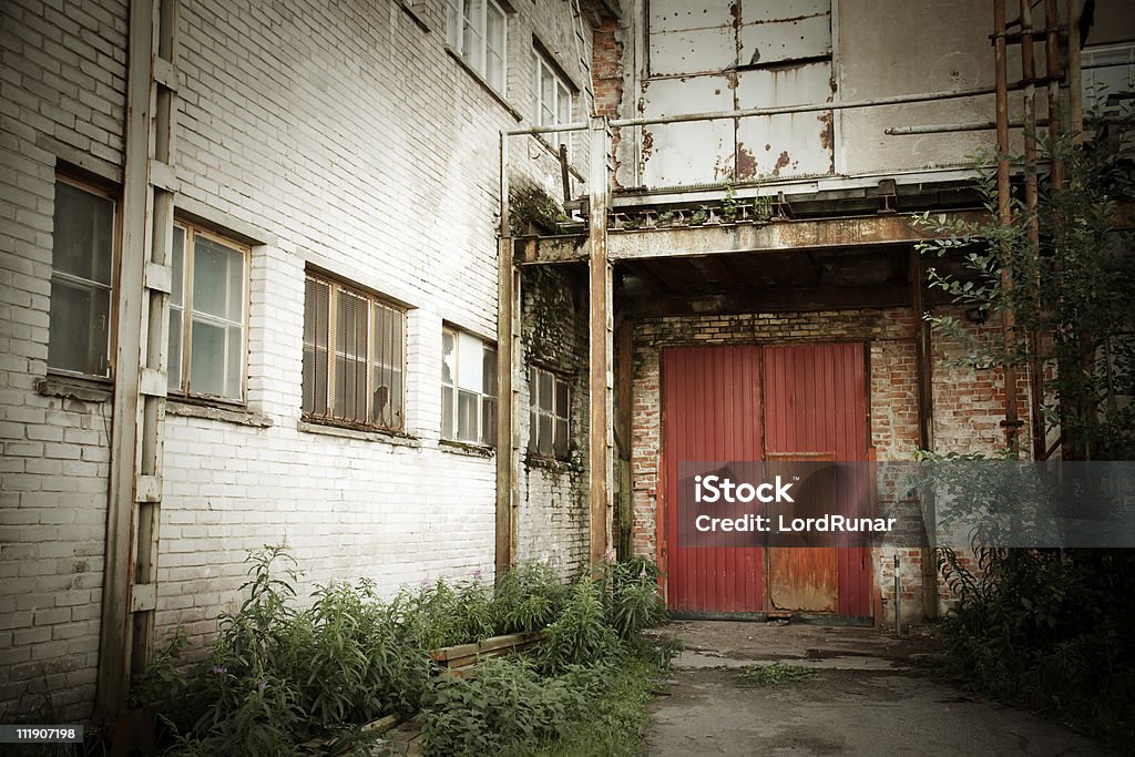 Abandonado fábrica - Foto de stock de Industria libre de derechos
