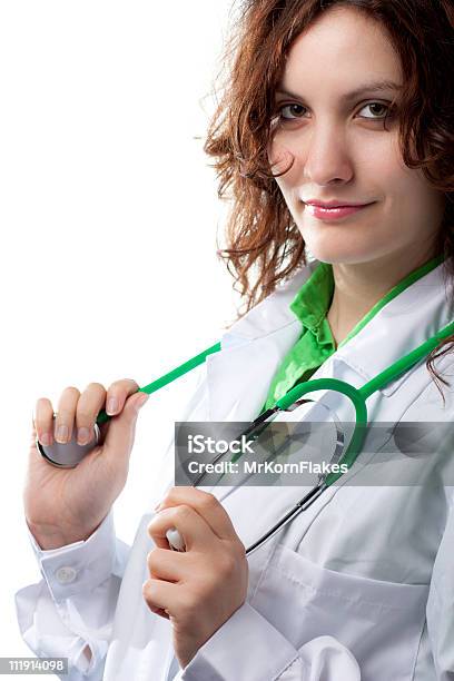 Donna Medico Con Stetoscopio - Fotografie stock e altre immagini di 25-29 anni - 25-29 anni, Abilità, Adulto