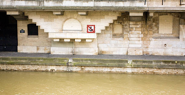 istock Left Bank wall of Seine River Paris 111918932