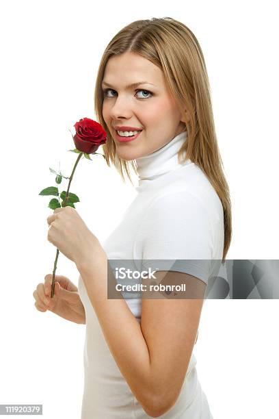 Junge Schöne Frau Mit Einer Roten Rose Stockfoto und mehr Bilder von Attraktive Frau - Attraktive Frau, Blondes Haar, Blume