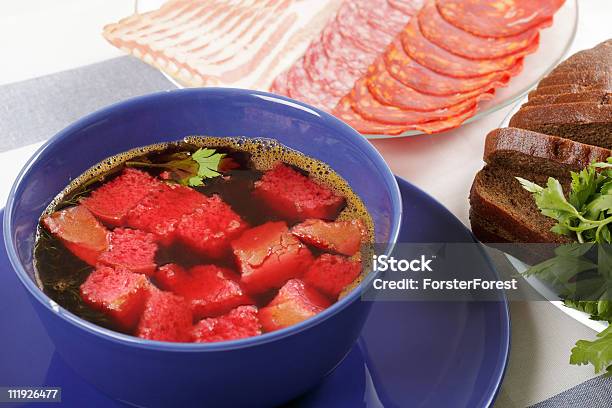 Sopa De Beterraba Com Carne E Pães - Fotografias de stock e mais imagens de Carne de Conserva - Carne de Conserva, Sopa, Almoço