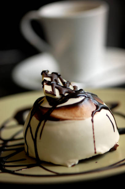 An elaborate dessert in a Parisian Cafe