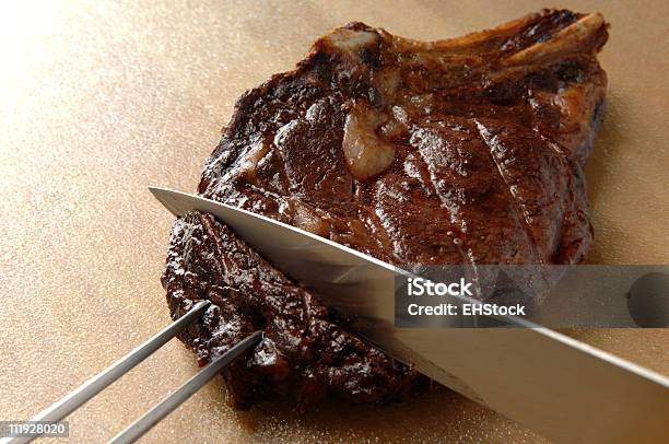 Ribeyesteak Stockfoto und mehr Bilder von Essen zubereiten - Essen zubereiten, Farbbild, Fett - Nährstoff