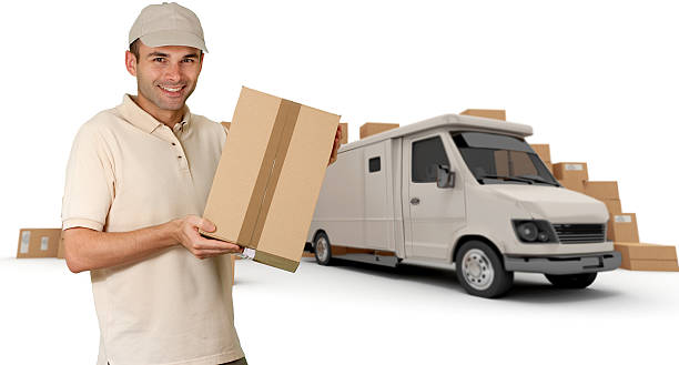 messenger e branco van - moving van moving office moving house truck imagens e fotografias de stock