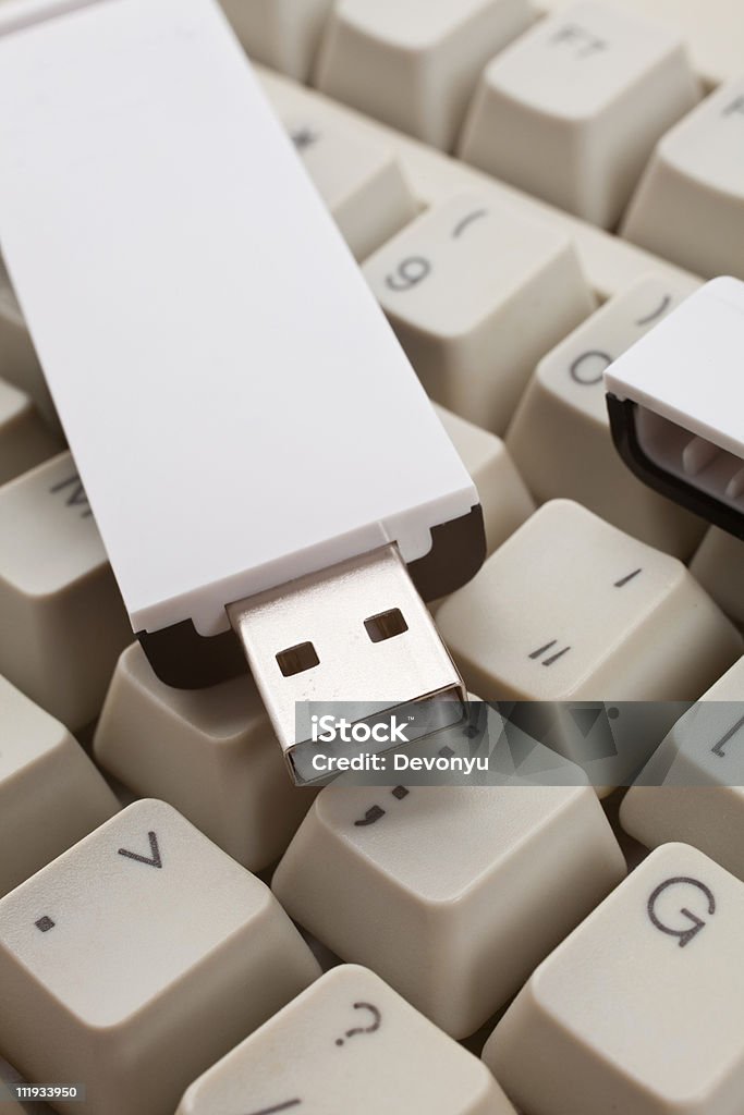 Белый USB-диск - Стоковые фото Без людей роялти-фри