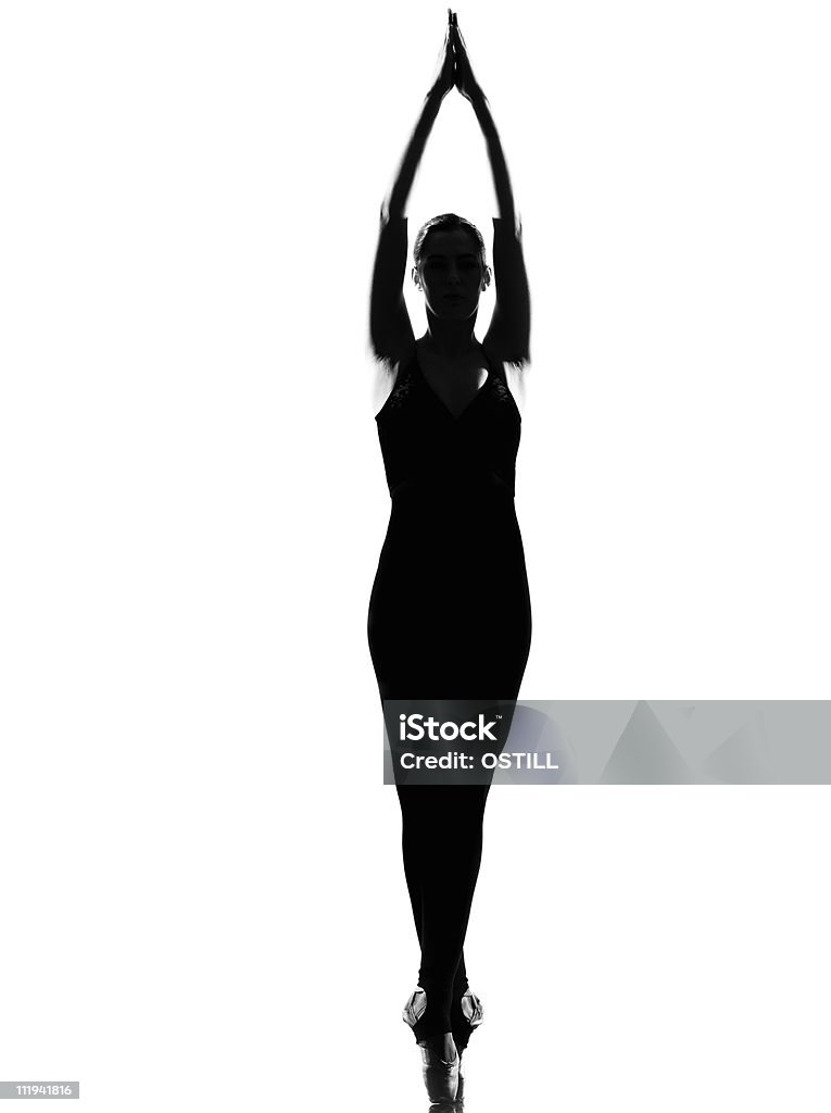 Bailarín de ballet ballerina mujer de pie plantear andar de puntillas - Foto de stock de Adulto libre de derechos