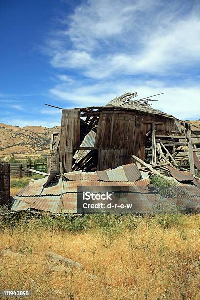 Old Run Down House Stock Photo - Download Image Now - Abandoned, Barn, Broken