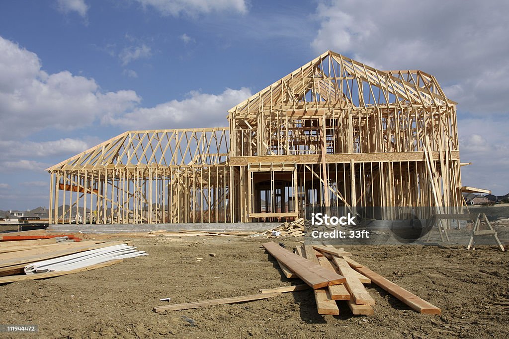 Nuova casa in costruzione - Foto stock royalty-free di Casa