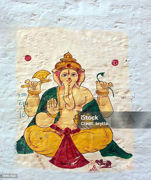 Foto de Lord Ganesha Pintado De Branco Em Uma Parede e mais fotos de stock de Ganesa - Ganesa, Shiva, Ilustração e Pintura