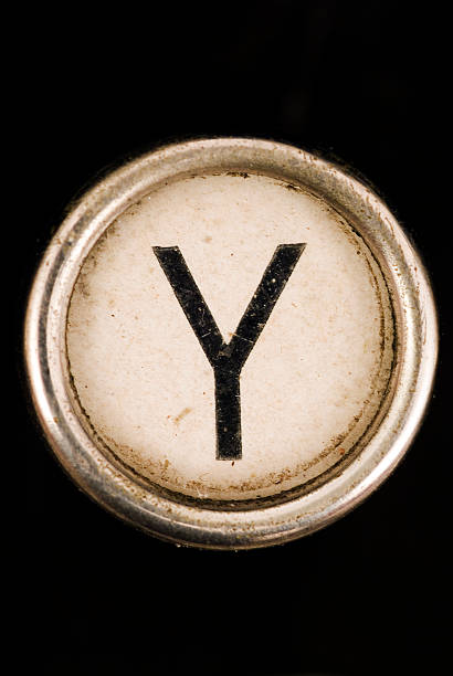 y key eine vollständige alphabet von grungey schreibmaschine - typewriter typewriter key old typewriter keyboard stock-fotos und bilder