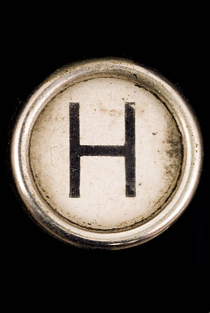 h ключ из полный алфавит с grungey пишущая машинка - letter h typewriter key typewriter old стоковые фото и изображения
