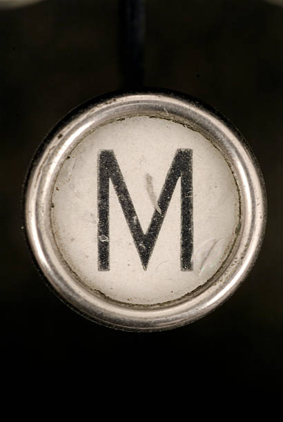 m ключ из полный алфавит с grungey пишущая машинка - letter m typewriter key typewriter alphabet стоковые фото и изображения