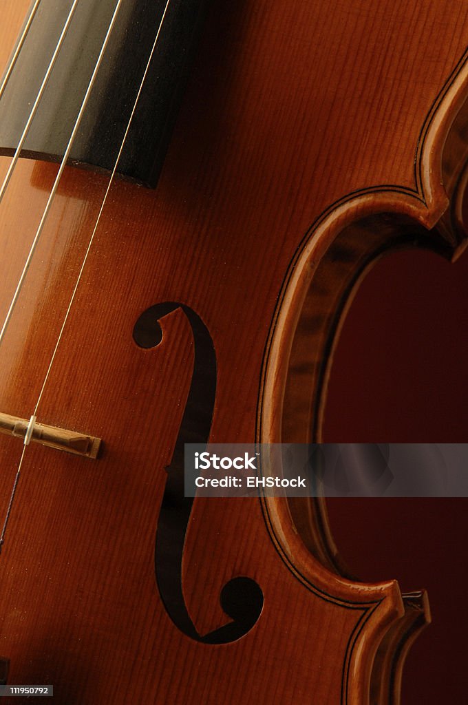 Novo violino detalhe recortado f Hole - Foto de stock de Arte, Cultura e Espetáculo royalty-free