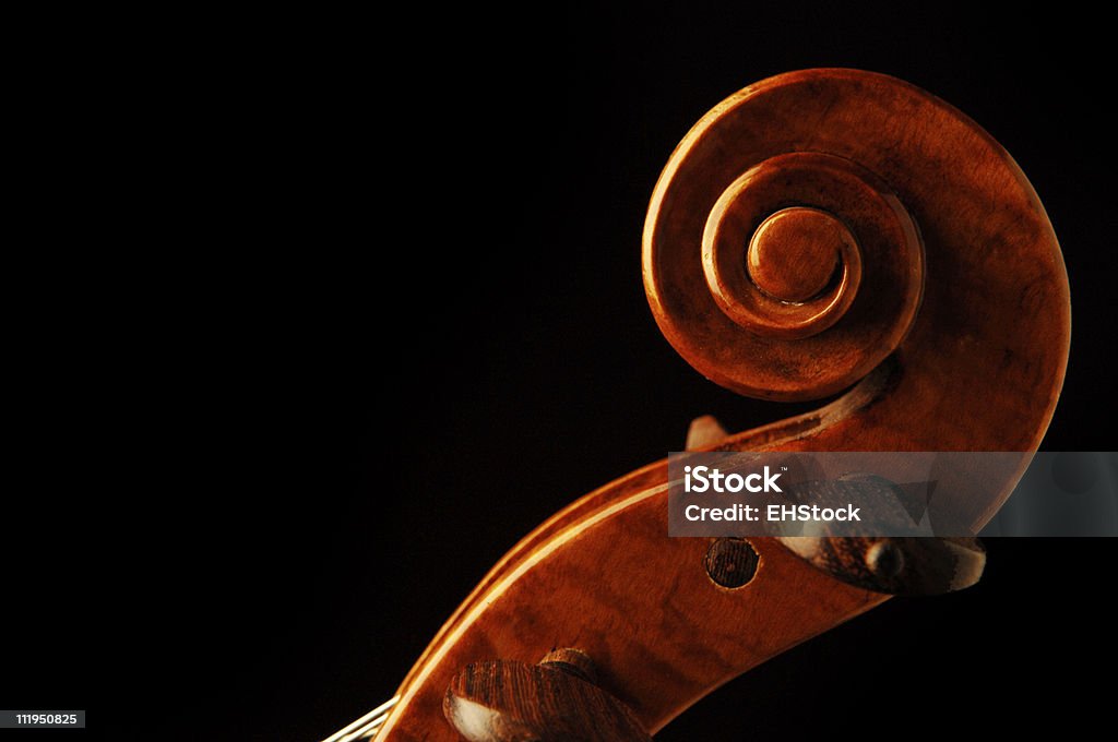 Siglo XX voluta del violín y clavijas sobre negro - Foto de stock de Bluegrass libre de derechos