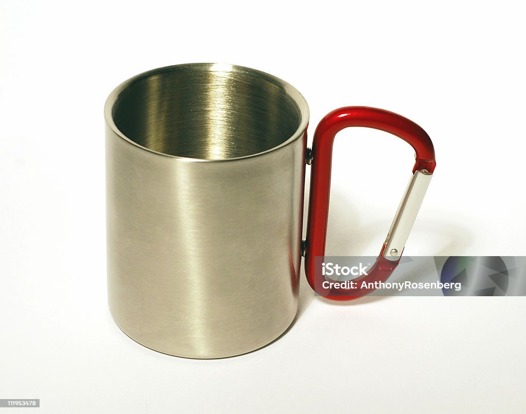 Tazza di caffè e moschettone in metallo - Foto stock royalty-free di Moschettone