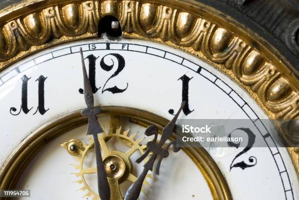 Eine Uhr Horizontal Stockfoto und mehr Bilder von 1 Uhr - 1 Uhr, Uhr, Zahl 12