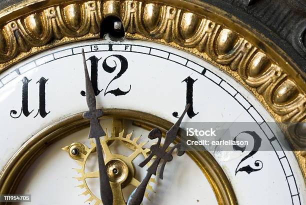 Um Horas Horizontal - Fotografias de stock e mais imagens de 1 hora - 1 hora, Número 12, Relógio