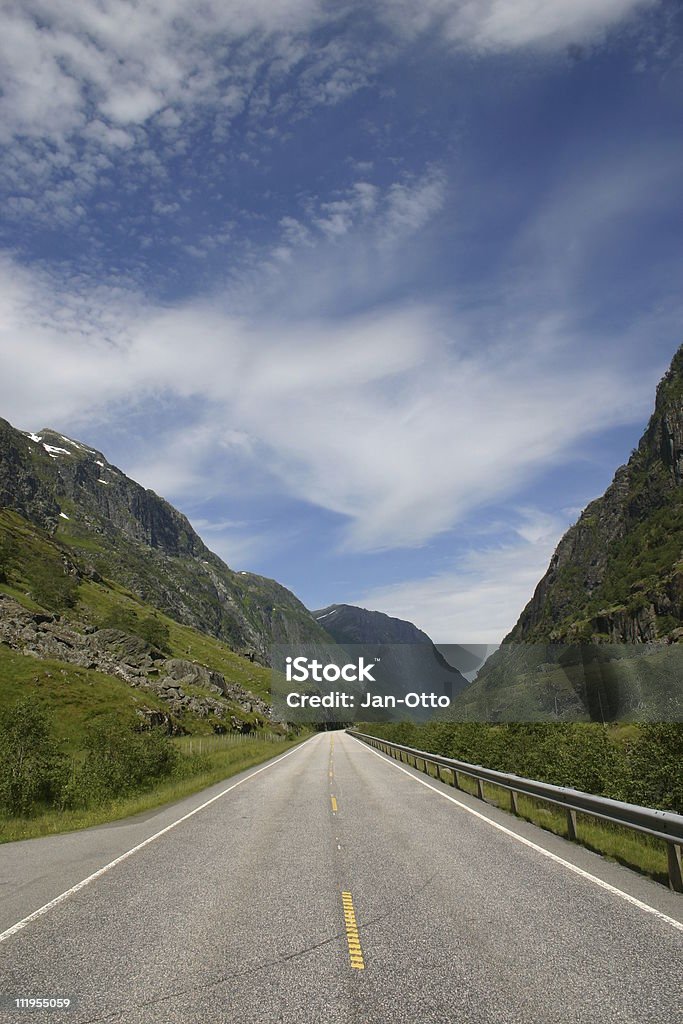 Norweska Road - Zbiór zdjęć royalty-free (Asfalt)