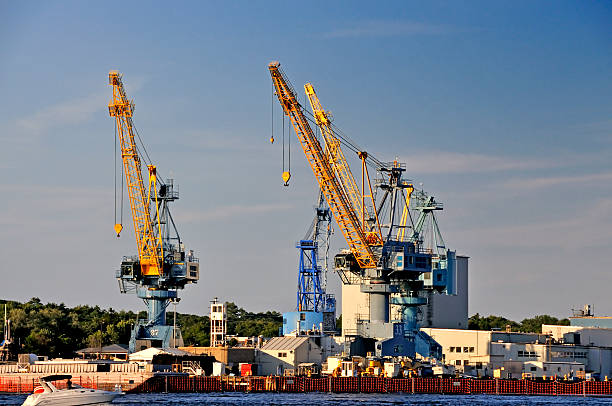 istock Portsmouth Naval Shipyard 111955632