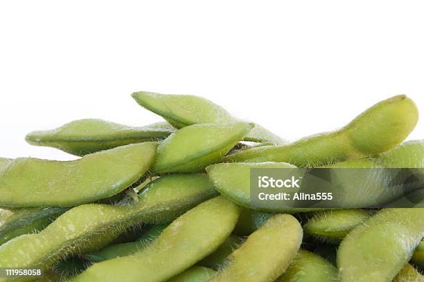 Frontera De Edamame Soja En Blanco Foto de stock y más banco de imágenes de Alimento - Alimento, Color - Tipo de imagen, Comida sana