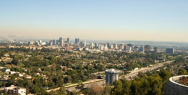Los Angeles skyline Smog over the city on a clear day. highway 405 photos stock pictures, royalty-free photos & images