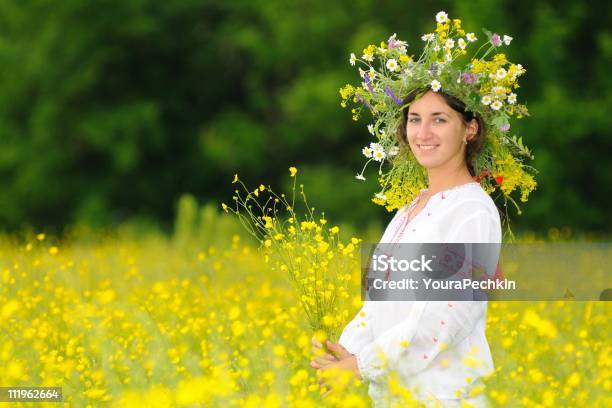 Ucraino - Fotografie stock e altre immagini di Ucraina - Ucraina, Costume tradizionale, Donne