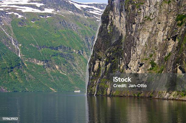 Geirangerfjord In Norwegen Stockfoto und mehr Bilder von Bildhintergrund - Bildhintergrund, Canyon, Fallendes Gewässer