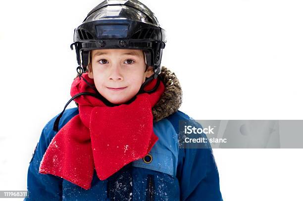 Мальчик Носить Хоккейный Шлем — стоковые фотографии и другие картинки Безопасность - Безопасность, Головной убор, Горизонтальный