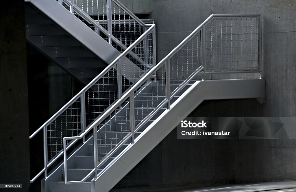 Industrial escaleras públicas - Foto de stock de Arquitectura libre de derechos