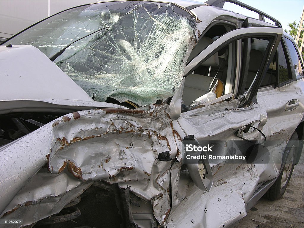 Accidente de tráfico - Foto de stock de Accidente de automóvil libre de derechos