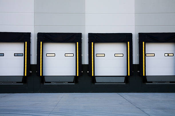 Truck loading docks  loading bay stock pictures, royalty-free photos & images