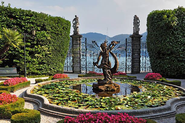 lago di como, villa carlotta - fountain formal garden ornamental garden water foto e immagini stock