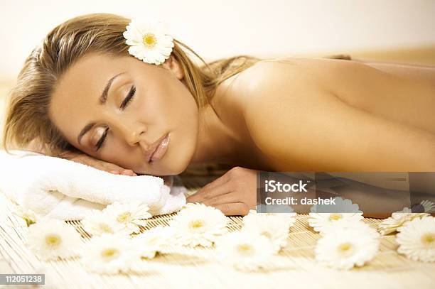 Spa Relaxante - Fotografias de stock e mais imagens de Adulto - Adulto, Amimar, Bambu - Material