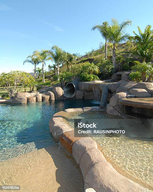 Foto de Nice Piscina e mais fotos de stock de Ajardinado - Ajardinado, Ao Lado de Piscina, Curso de Água