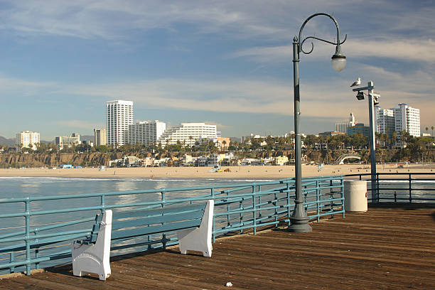 の海岸町 - santa monica santa monica beach santa monica pier city of los angeles ストックフォトと画像