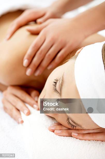 Spa Y Wellness Foto de stock y más banco de imágenes de Adulto - Adulto, Alegre, Belleza