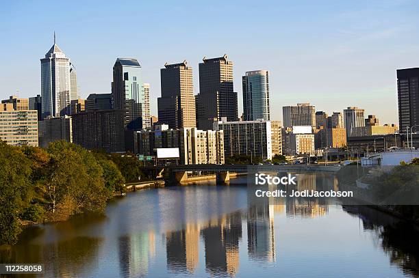 Photo libre de droit de Vue Sur La Ville De Philadelphie Et Du Quartier Des Finances banque d'images et plus d'images libres de droit de Activité bancaire