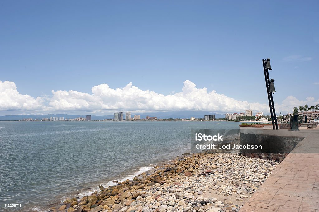 Refúgios para o mar: Puerta Vallarta - Foto de stock de América Latina royalty-free