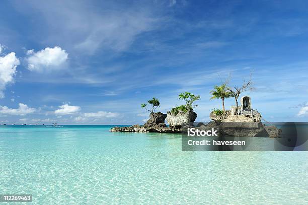 Rock Am Strand Stockfoto und mehr Bilder von Blau - Blau, Farbbild, Fels